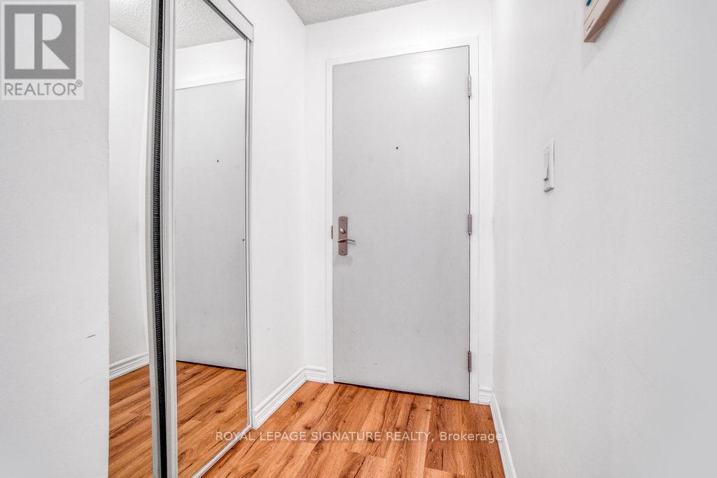 1914 - 761 Bay Street, Toronto, Ontario  M5G 2R2 - Photo 14 - C13220402