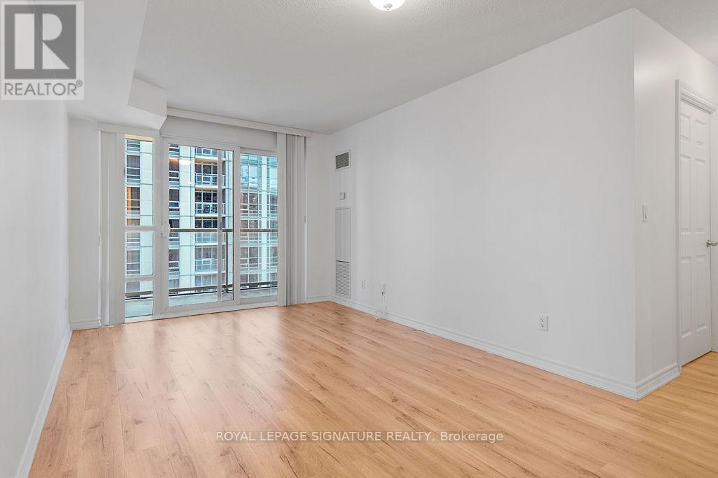 1914 - 761 Bay Street, Toronto, Ontario  M5G 2R2 - Photo 17 - C13220402