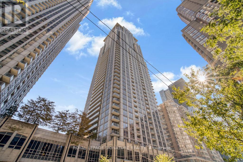 1914 - 761 Bay Street, Toronto, Ontario  M5G 2R2 - Photo 3 - C13220402
