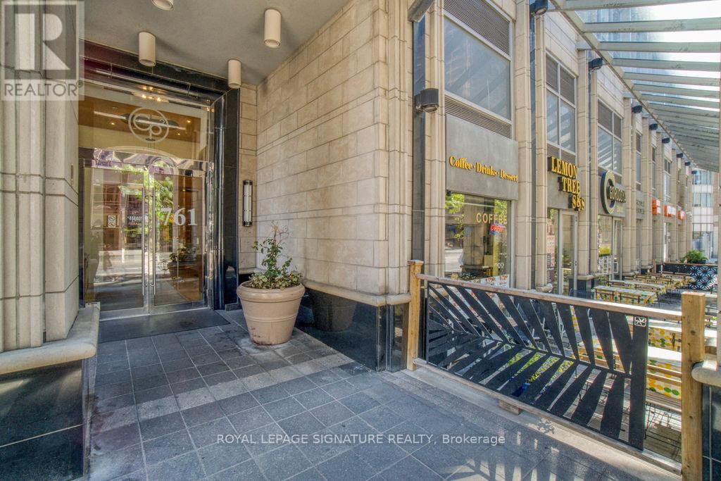 1914 - 761 Bay Street, Toronto, Ontario  M5G 2R2 - Photo 6 - C13220402