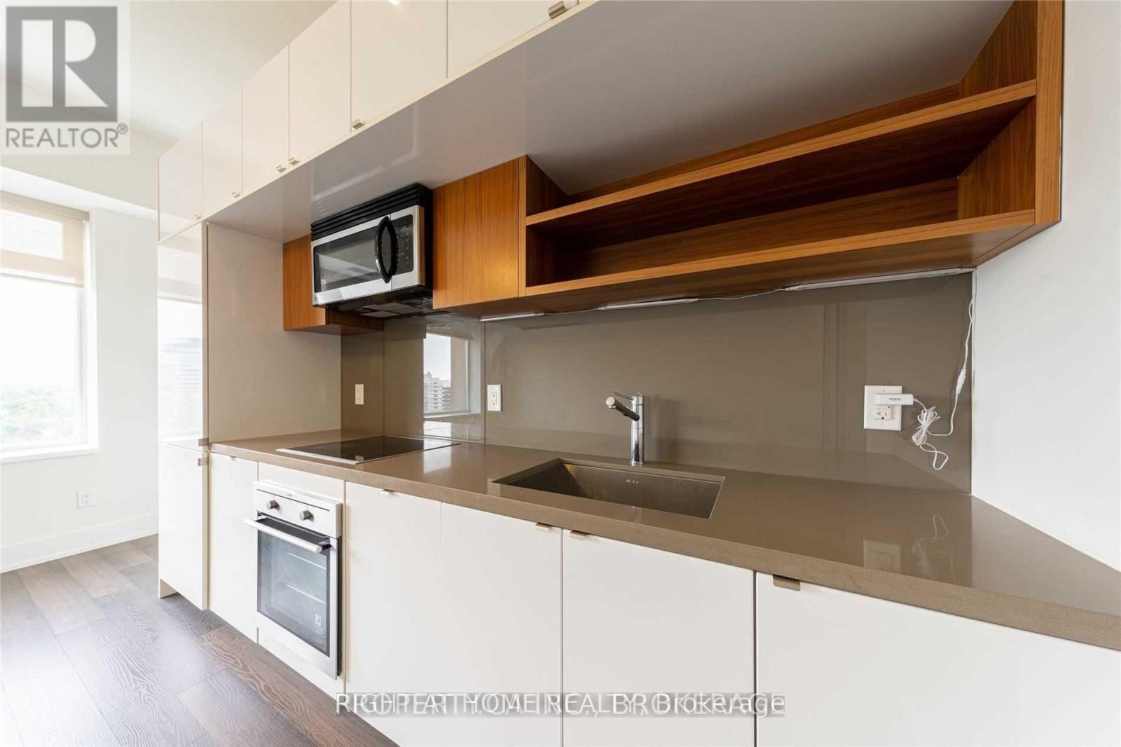 1023 - 111 St Clair Avenue W, Toronto, Ontario  M4V 1N5 - Photo 3 - C13220450