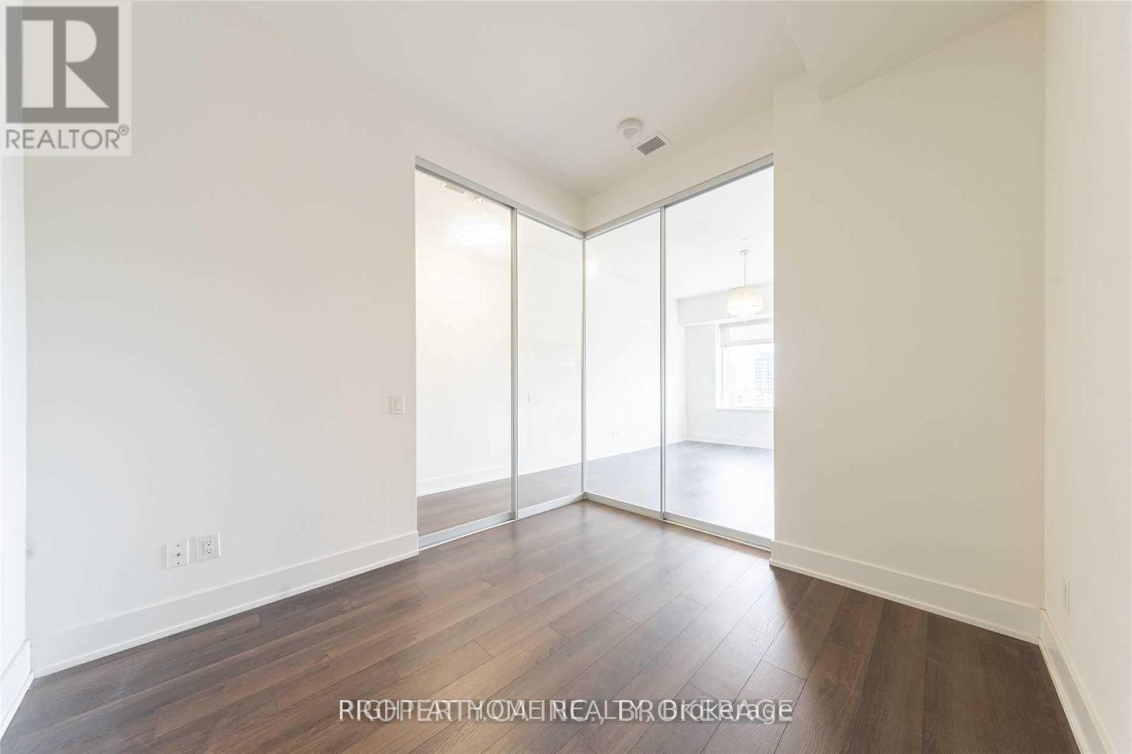 1023 - 111 St Clair Avenue W, Toronto, Ontario  M4V 1N5 - Photo 5 - C13220450