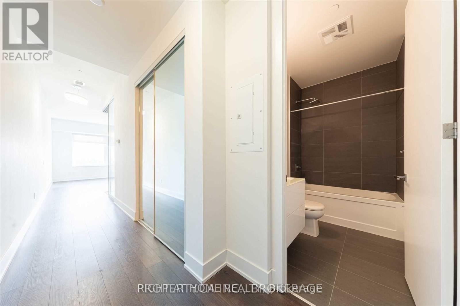 1023 - 111 St Clair Avenue W, Toronto, Ontario  M4V 1N5 - Photo 7 - C13220450