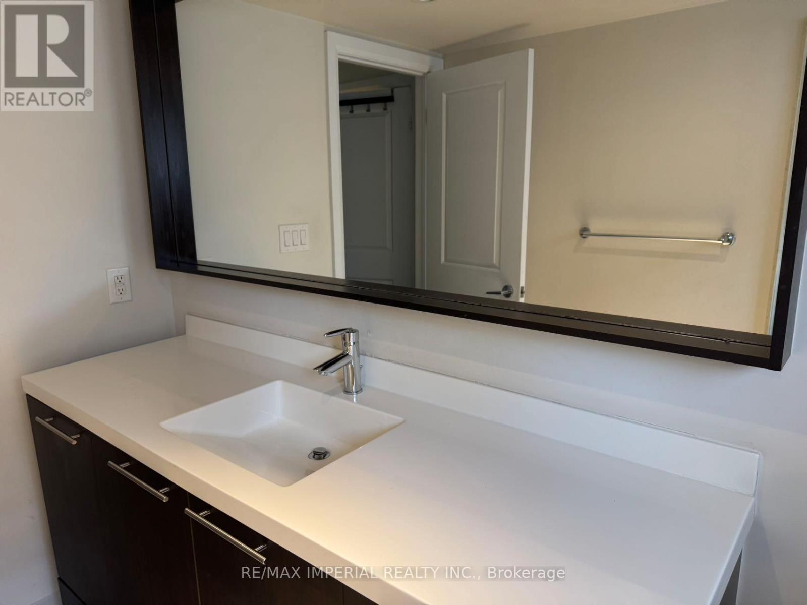 Th8 - 5 Oakburn Crescent, Toronto, Ontario  M2N 2T3 - Photo 12 - C13220480