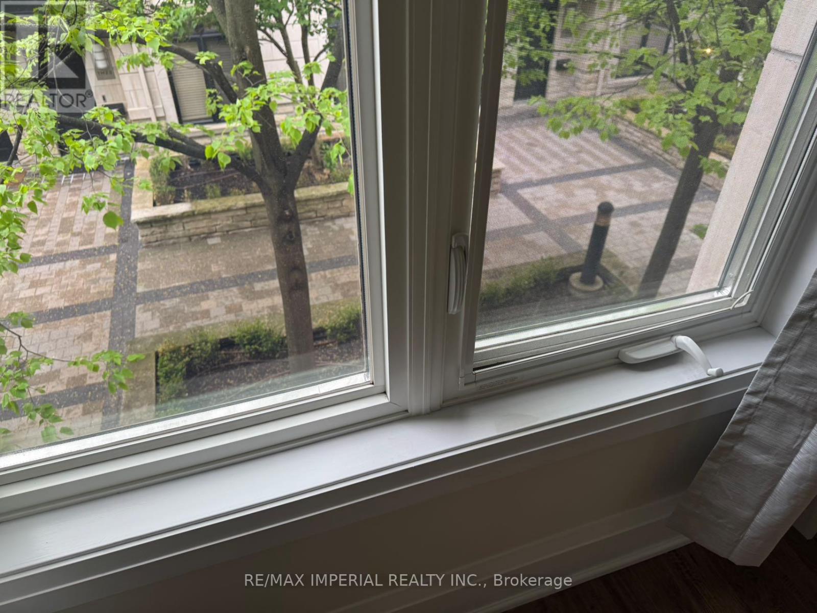 Th8 - 5 Oakburn Crescent, Toronto, Ontario  M2N 2T3 - Photo 6 - C13220480