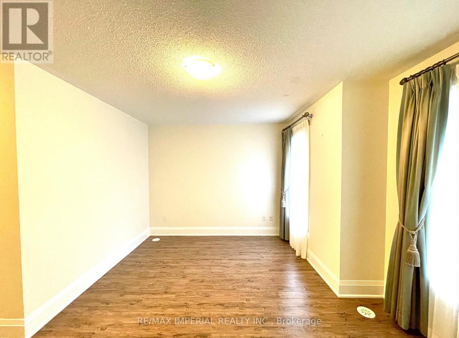 Th8 - 5 Oakburn Crescent, Toronto, Ontario  M2N 2T3 - Photo 7 - C13220480