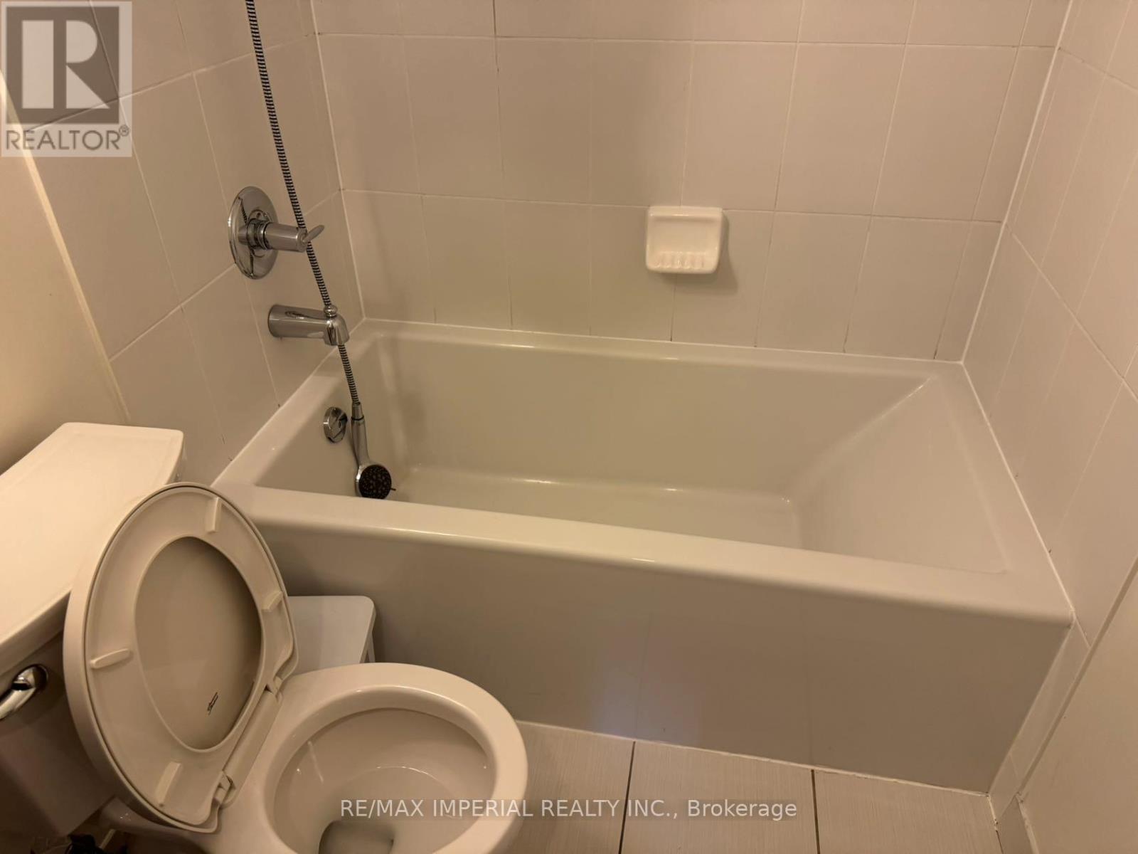 Th8 - 5 Oakburn Crescent, Toronto, Ontario  M2N 2T3 - Photo 8 - C13220480