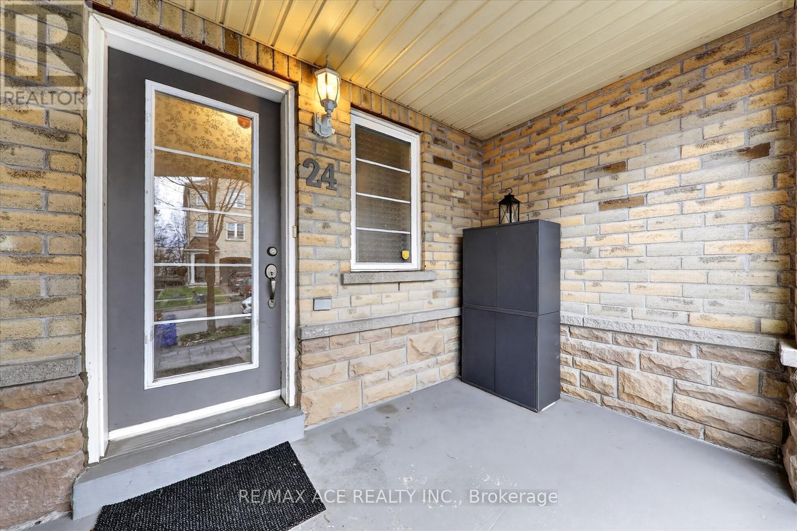 24 Cullcastle Street, Ajax, Ontario  L1S 0A8 - Photo 4 - E13220400