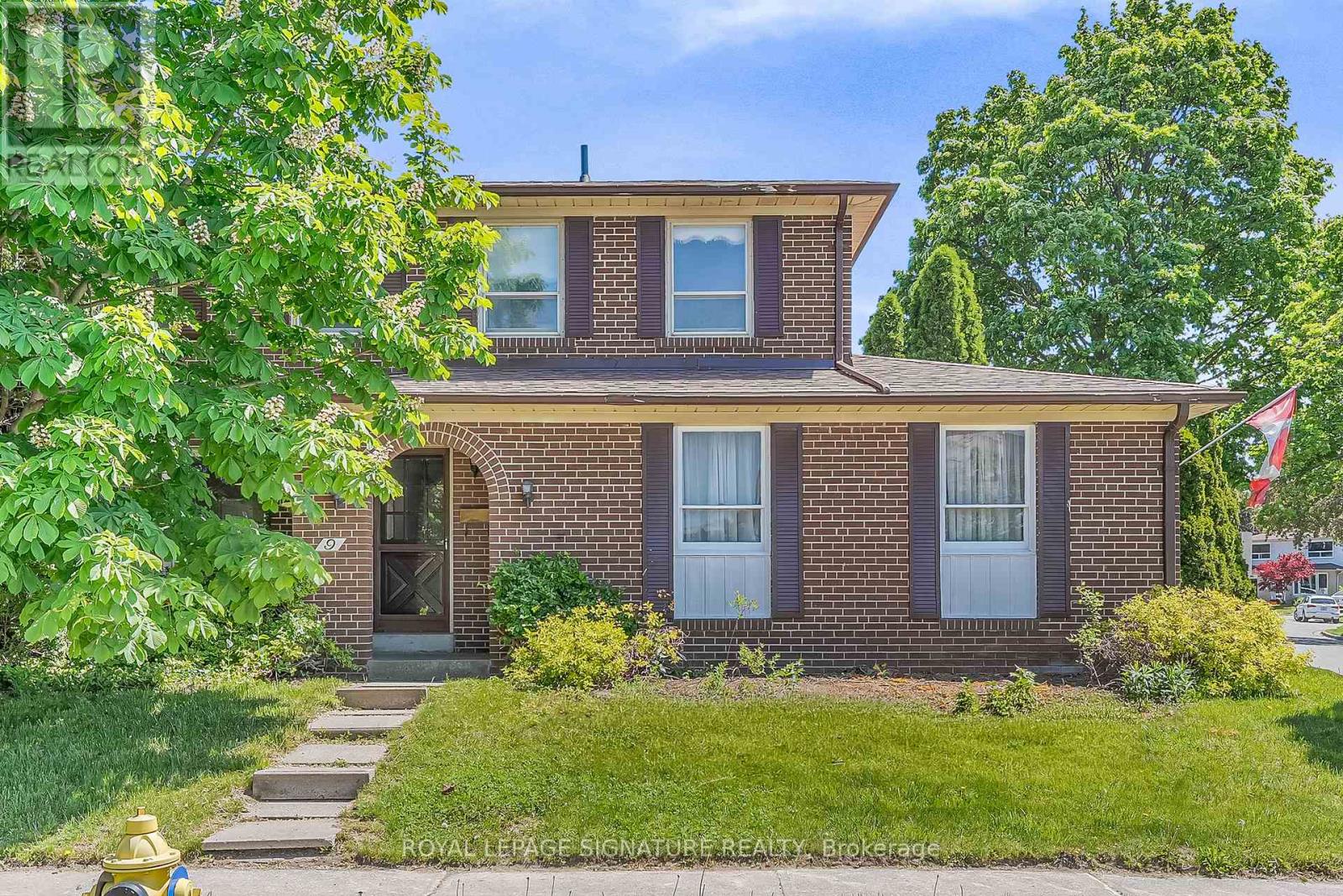 9 MOLLARD ROAD, Toronto, Ontario