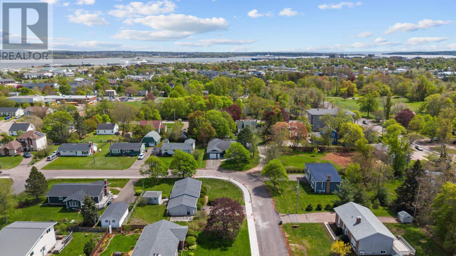 10 Mackay Drive, Charlottetown, Prince Edward Island  C1A 5W1 - Photo 3 - 202612747