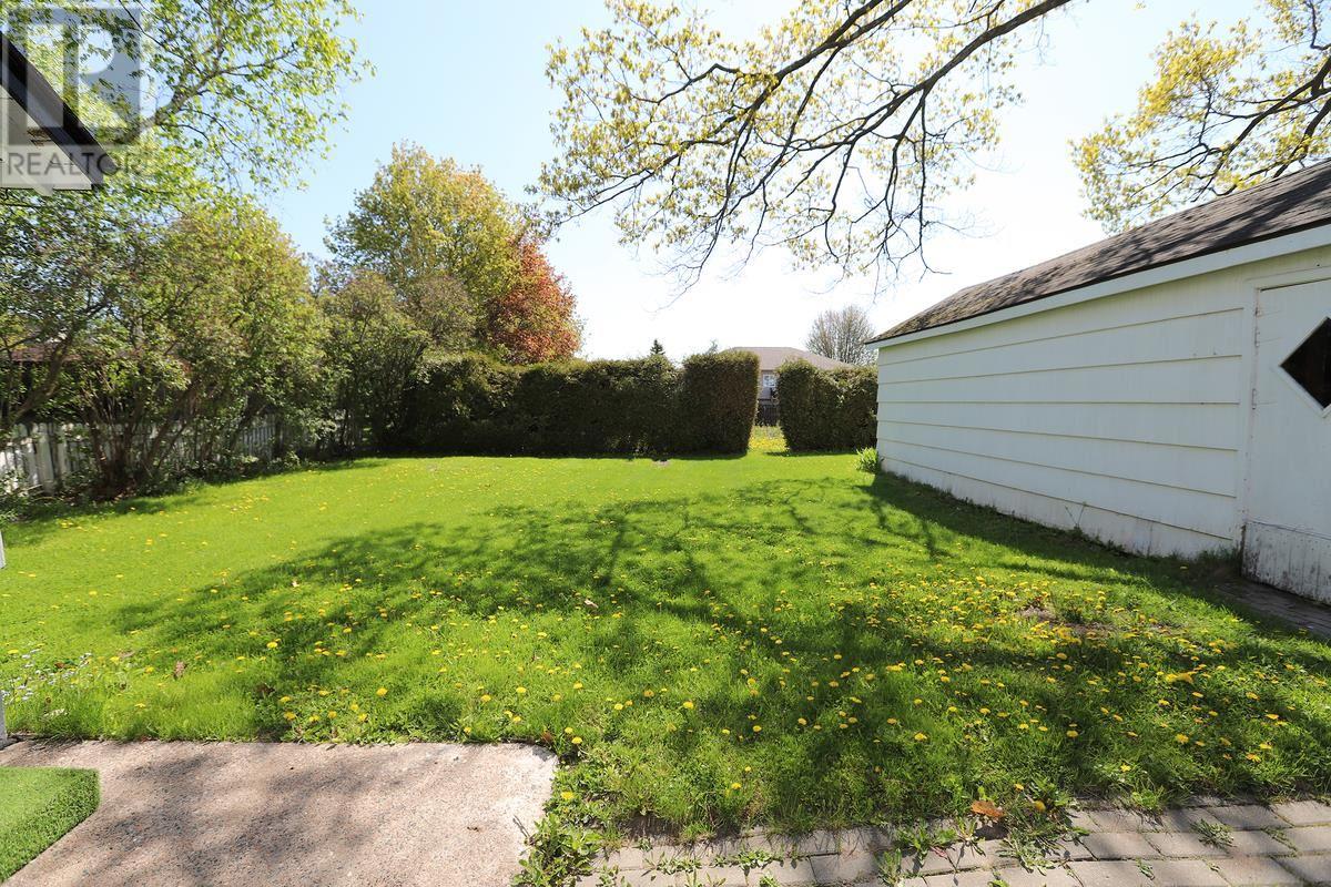 548 Lake St, Sault Ste. Marie, Ontario  P6B 3L2 - Photo 4 - SM260820