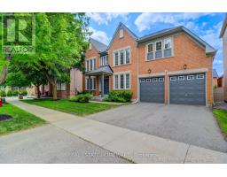 9 TARMACK DRIVE, Richmond Hill, Ontario
