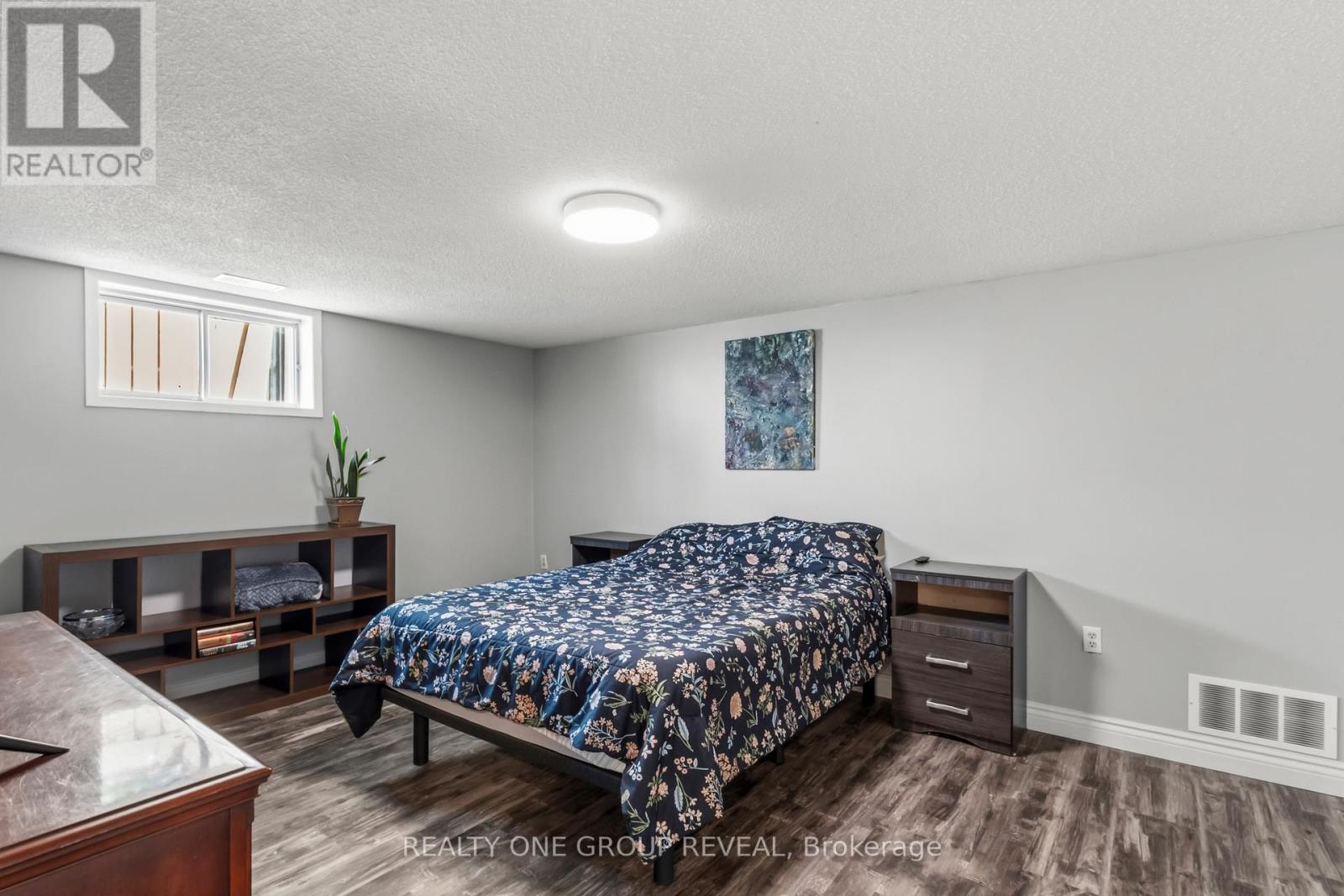 42 Sinclair Court, Barrie, Ontario  L4N 5X8 - Photo 29 - S13220352