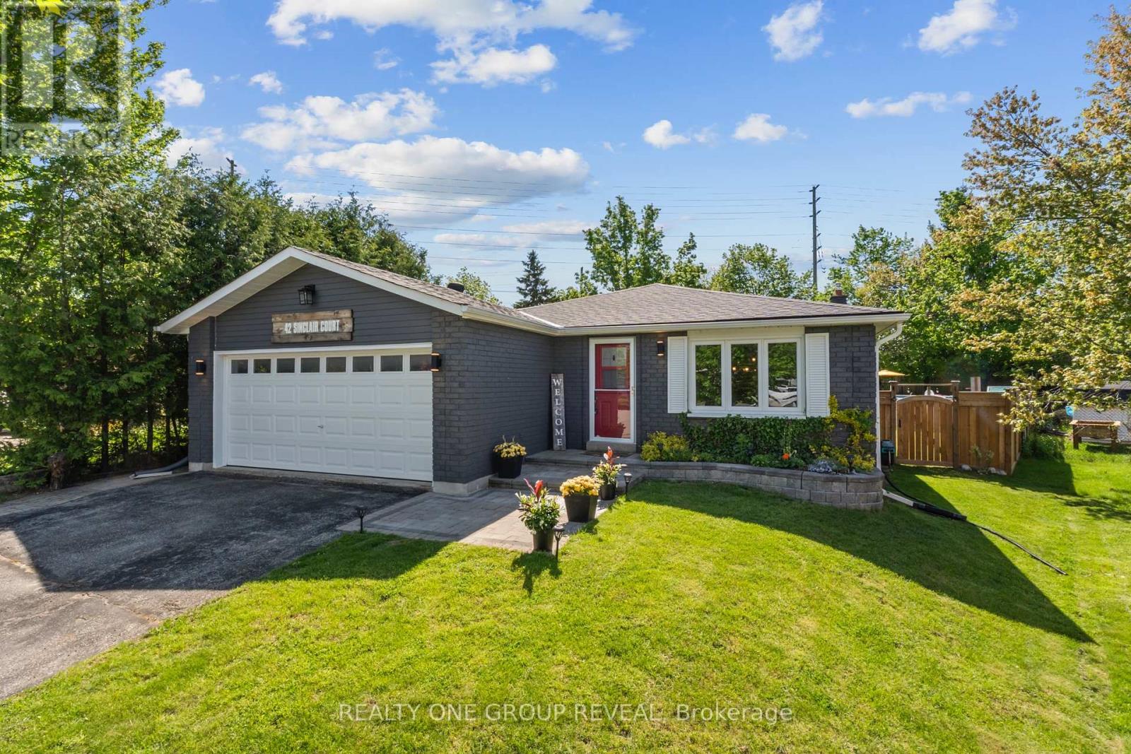 42 Sinclair Court, Barrie, Ontario  L4N 5X8 - Photo 4 - S13220352