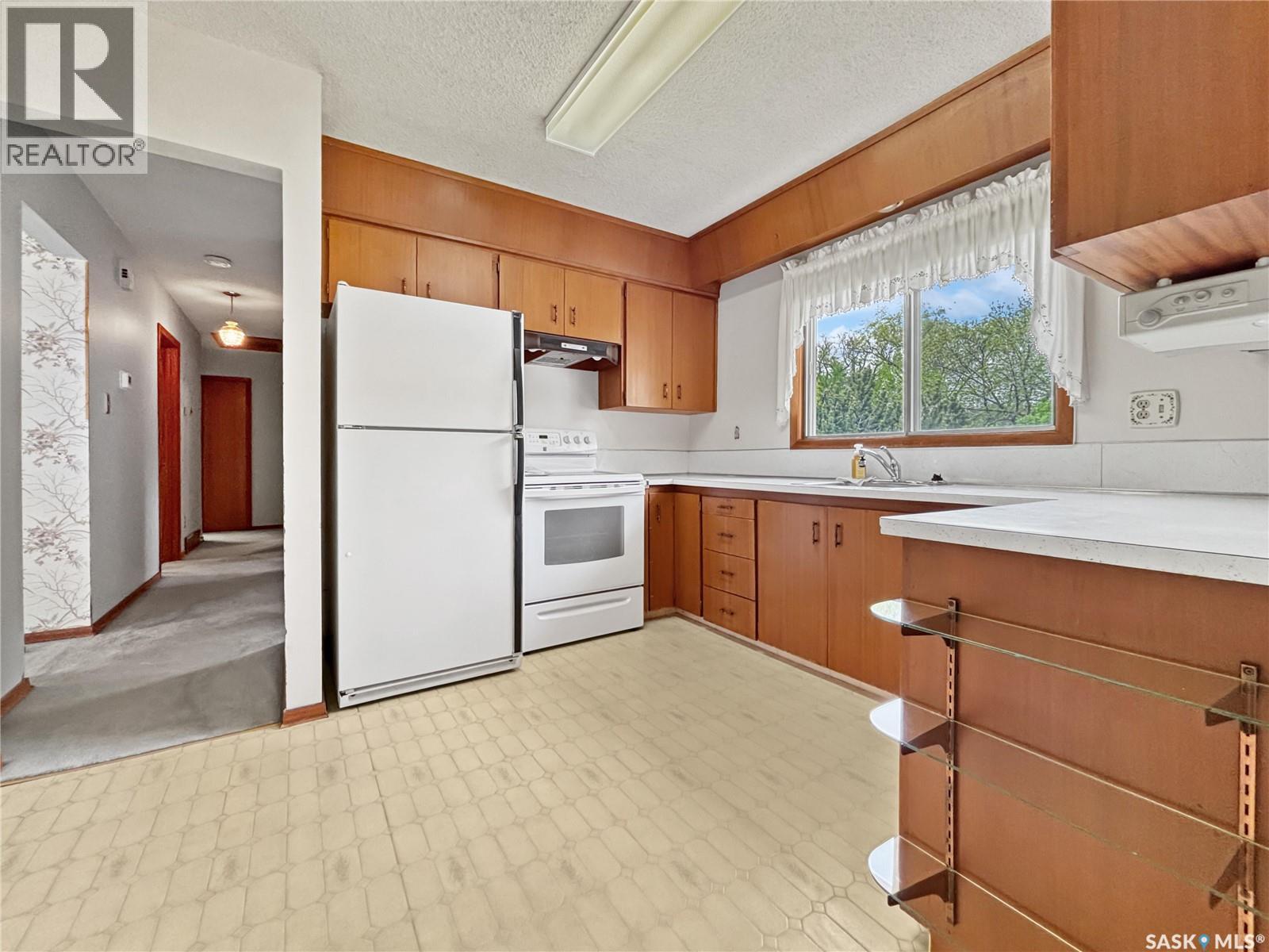 2606 37th Street W, Saskatoon, Saskatchewan  S7L 4E8 - Photo 6 - SK037729