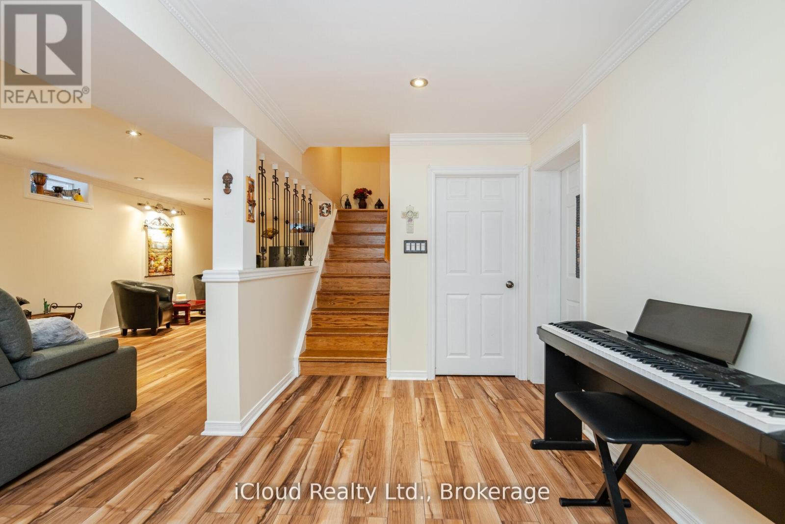 1615 Sir Monty's Drive, Mississauga, Ontario  L5N 4R1 - Photo 28 - W13220398
