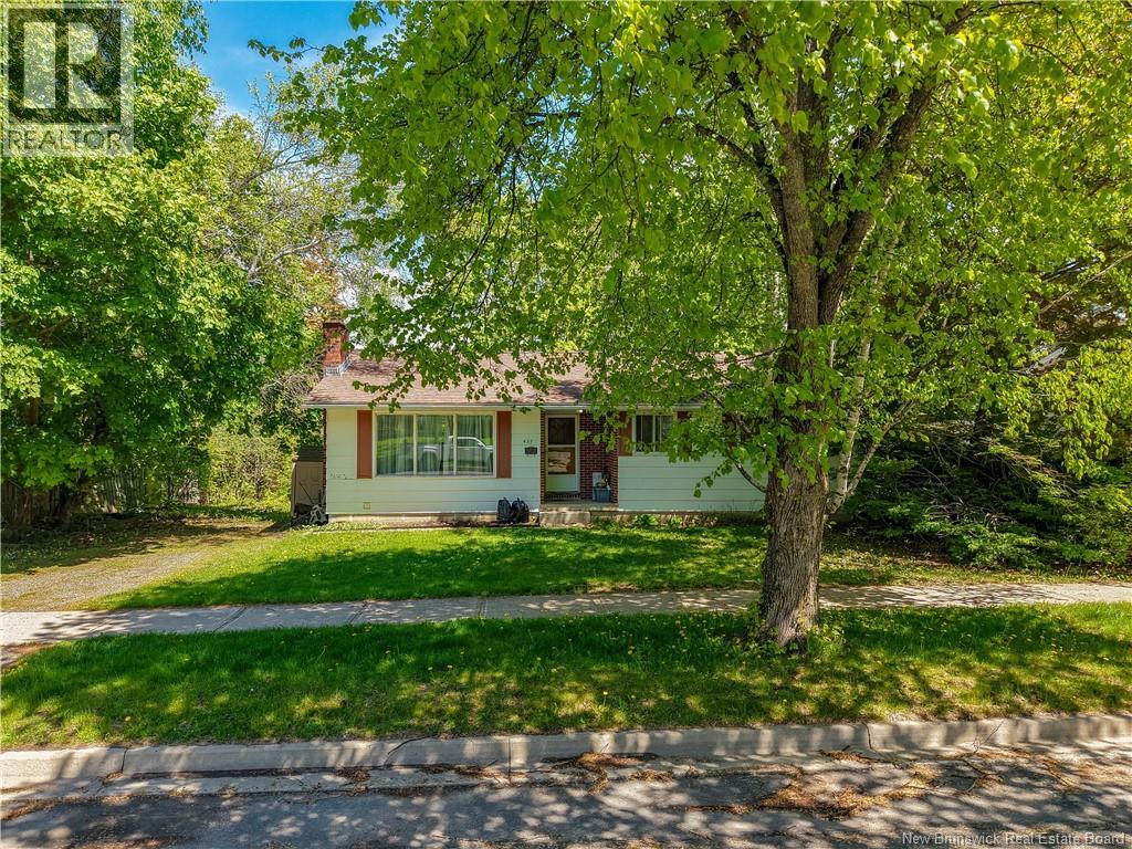 427 Dufferin Street, Fredericton, New Brunswick  E3B 3A8 - Photo 3 - NB139596
