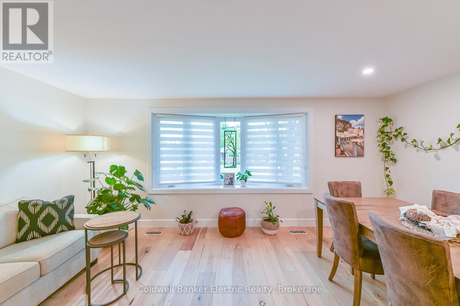 872 Cumberland Avenue, Peterborough, Ontario  K9H 7B2 - Photo 4 - X13220690