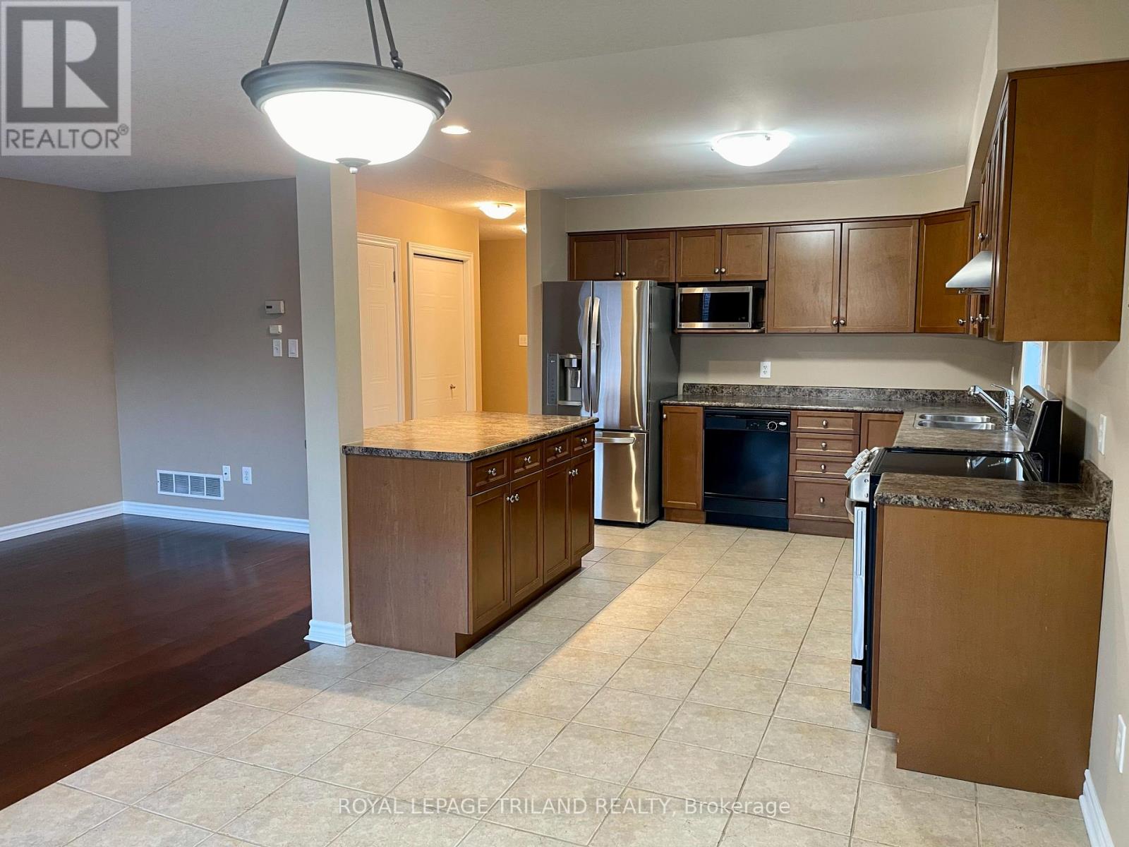 979 Crosscreek Court, London East, Ontario  N5Y 6K9 - Photo 3 - X13220548
