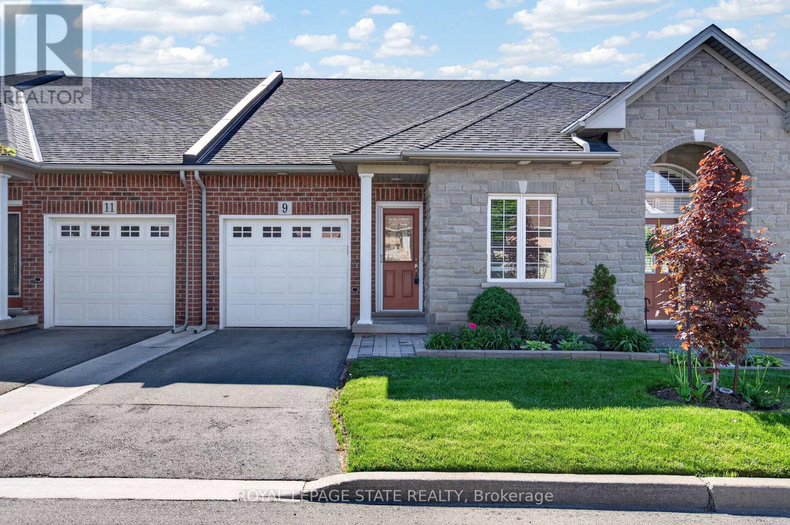 9 Manitoulin Trail, Hamilton, Ontario  L9B 2X8 - Photo 2 - X13127358