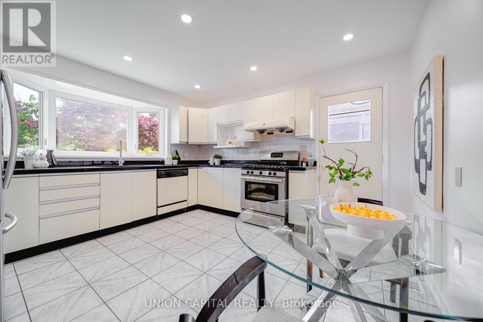 483 Huntingwood Drive, Toronto (Tam O'shanter-Sullivan), Ontario  M1W 1G5 - Photo 6 - E13220372