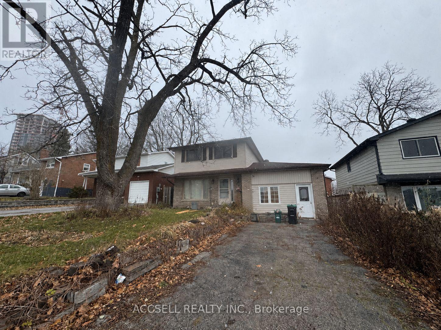 187 TORONTO STREET, Barrie, Ontario