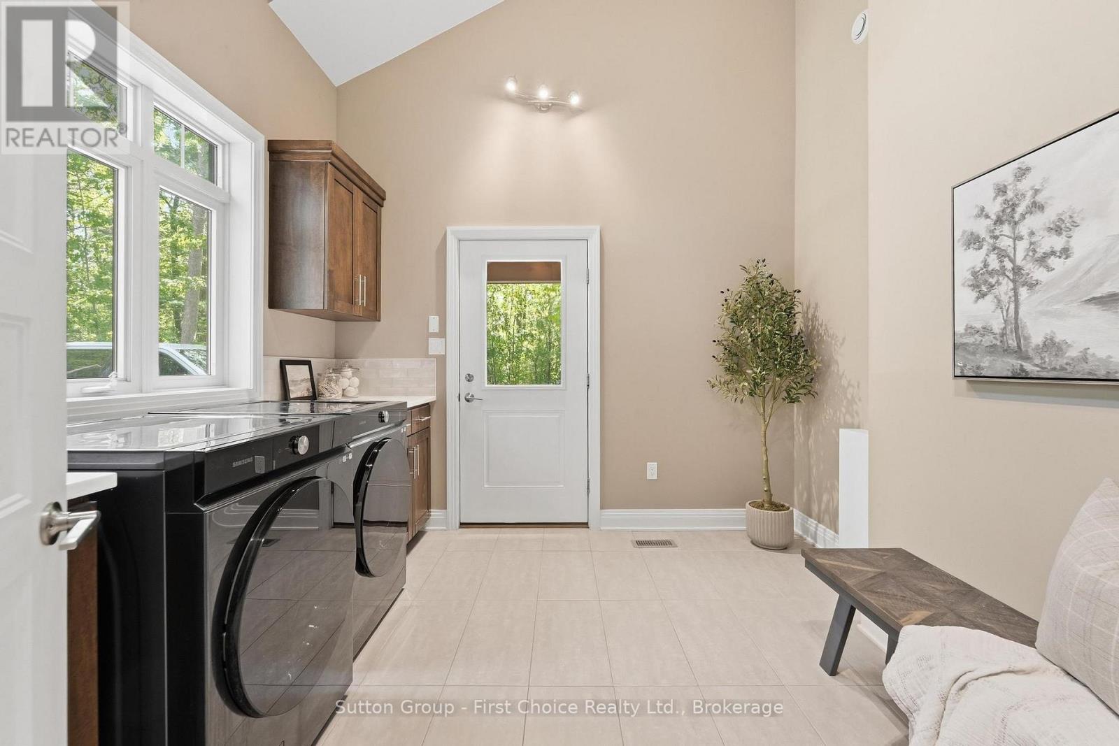 9924 Pinery Lane, Lambton Shores, Ontario  N0M 1T0 - Photo 15 - X13220650