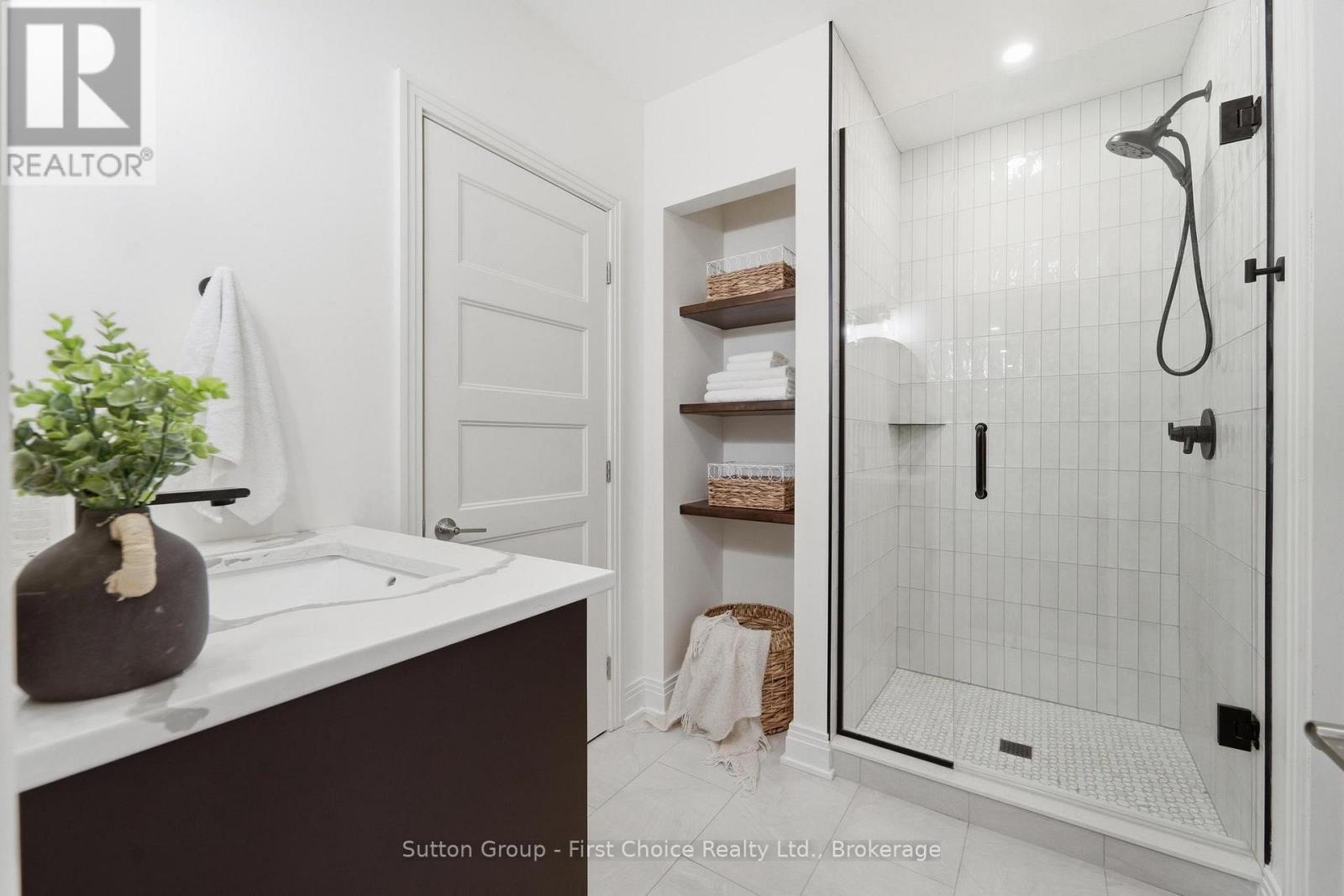 9924 Pinery Lane, Lambton Shores, Ontario  N0M 1T0 - Photo 28 - X13220650