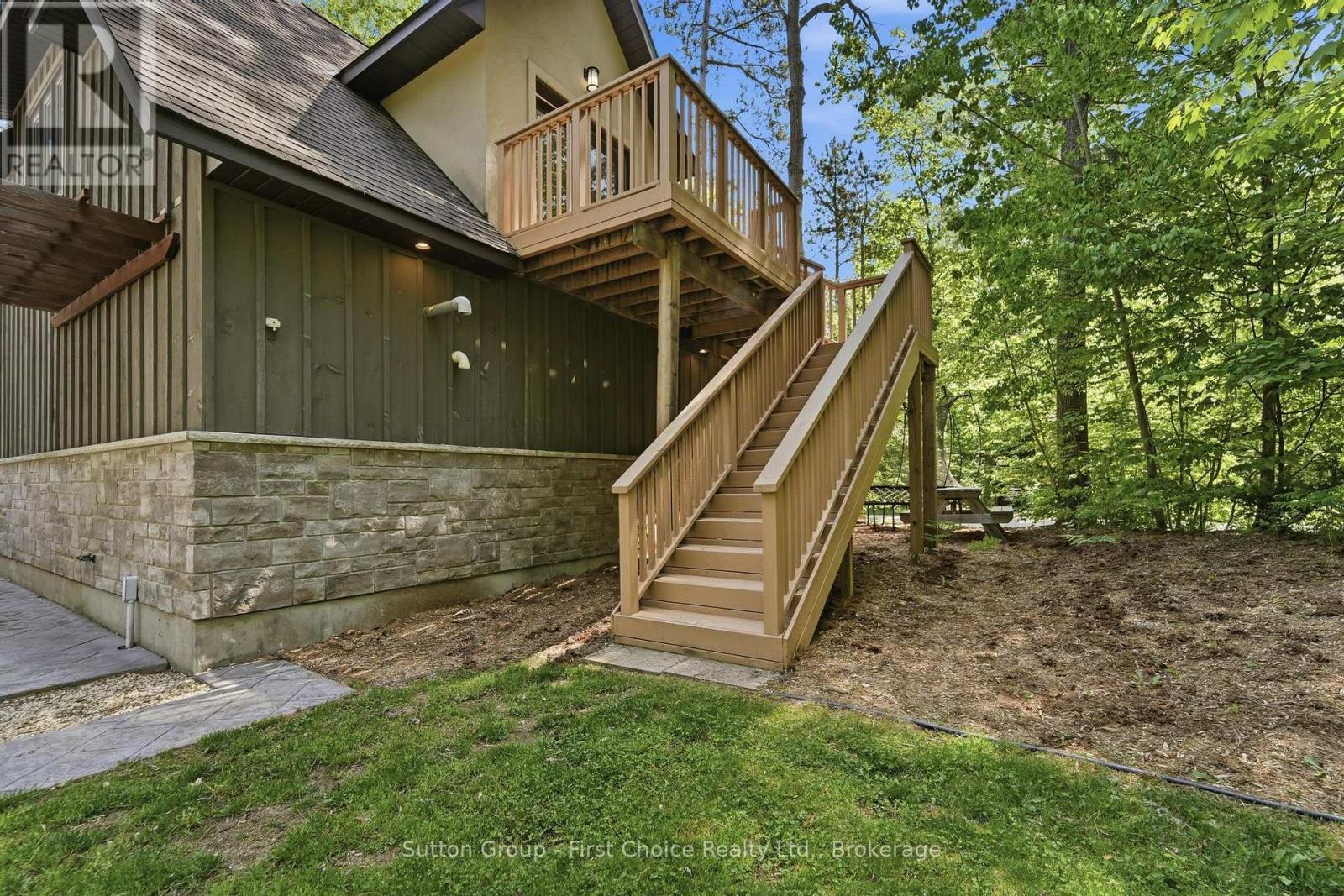 9924 Pinery Lane, Lambton Shores, Ontario  N0M 1T0 - Photo 35 - X13220650