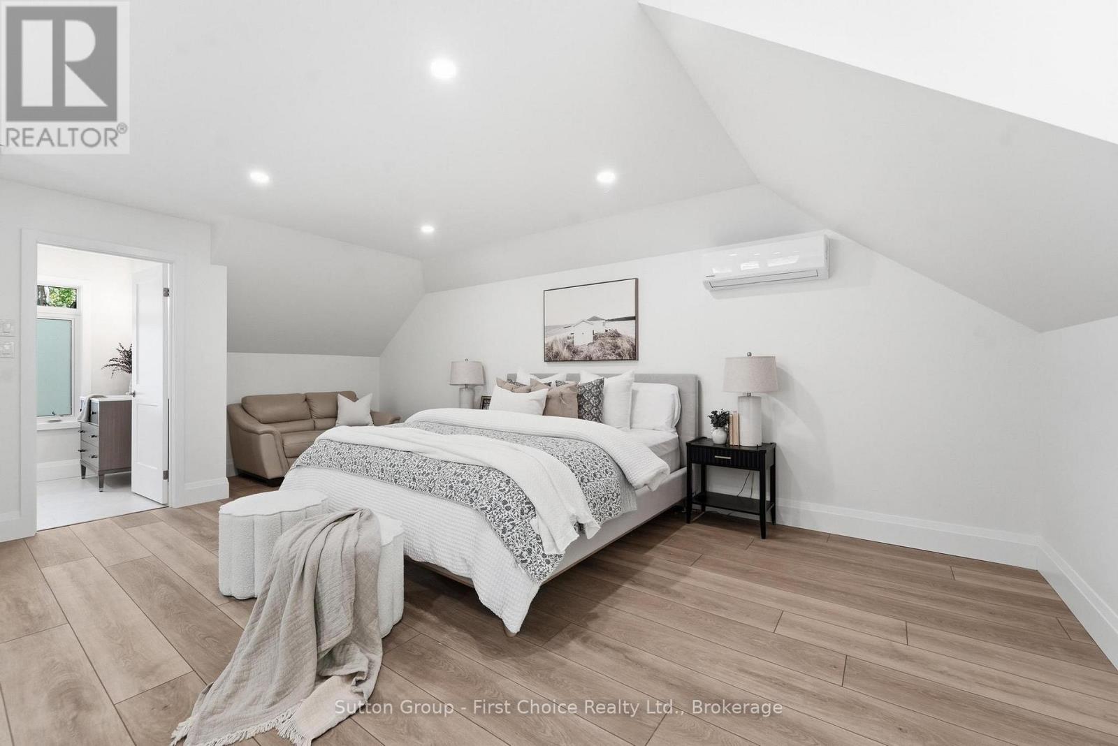 9924 Pinery Lane, Lambton Shores, Ontario  N0M 1T0 - Photo 38 - X13220650