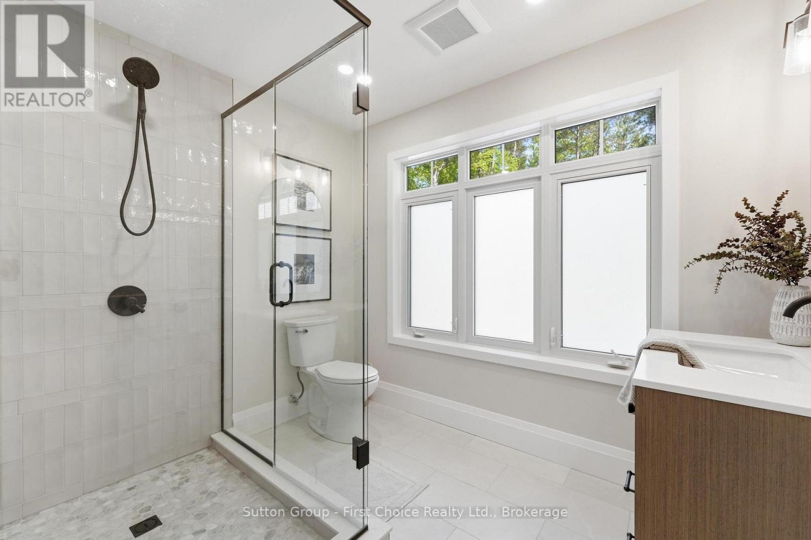 9924 Pinery Lane, Lambton Shores, Ontario  N0M 1T0 - Photo 41 - X13220650