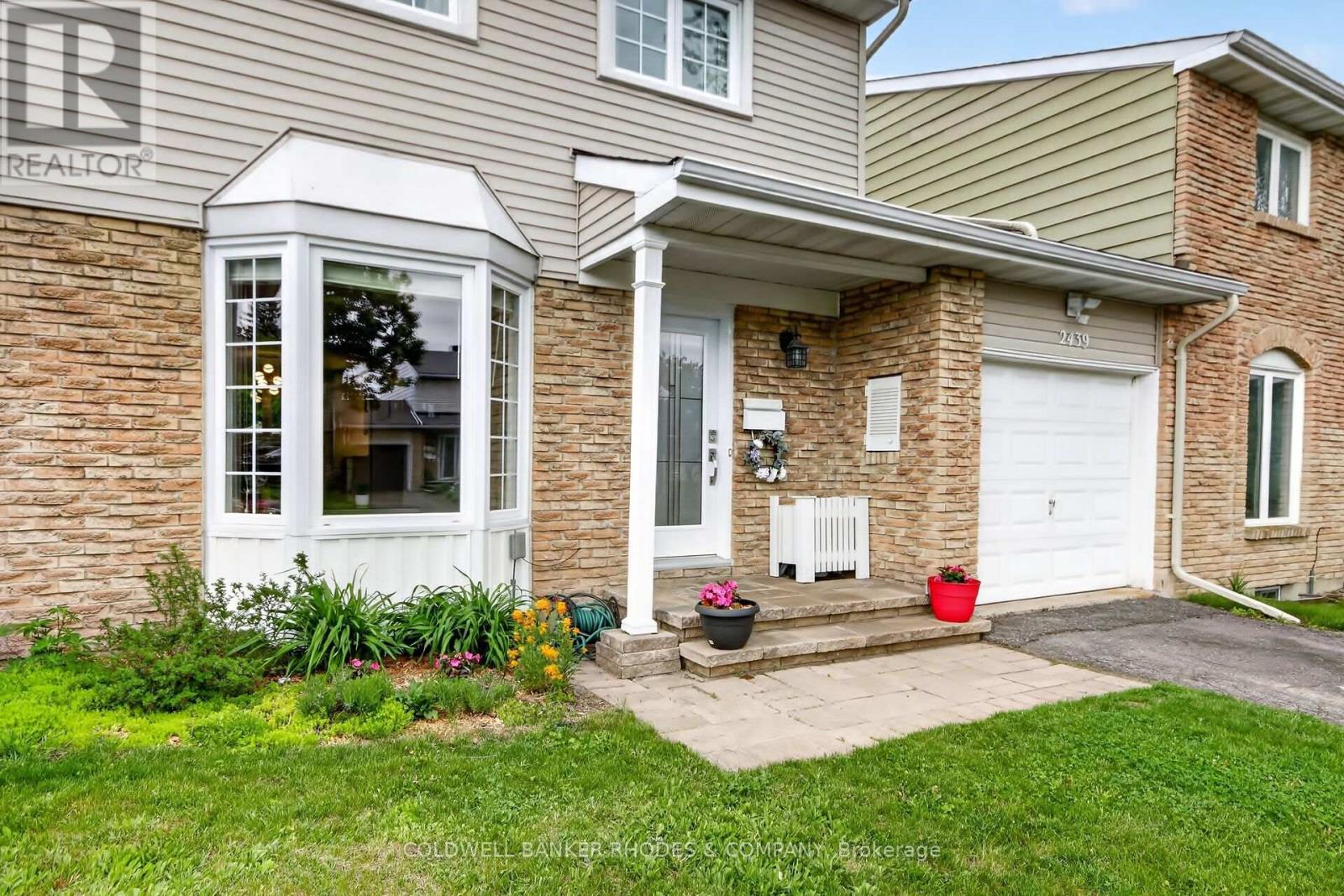 2439 Autumn Hill Crescent, Ottawa, Ontario K1B 4M6 - Photo 2 - X13220824