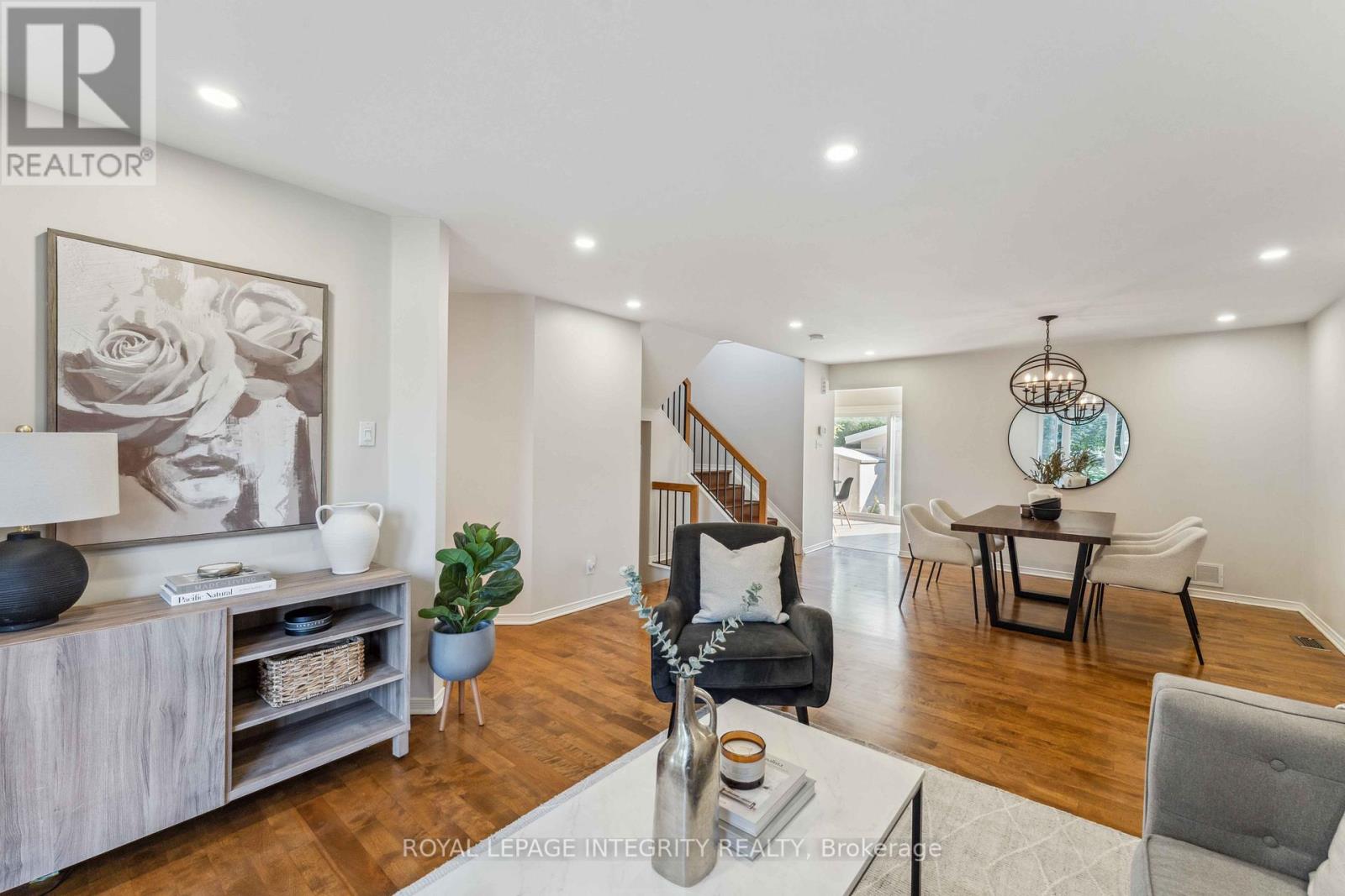 7 Windhurst Drive, Ottawa, Ontario K2G 6G6 - Photo 2 - X13220892