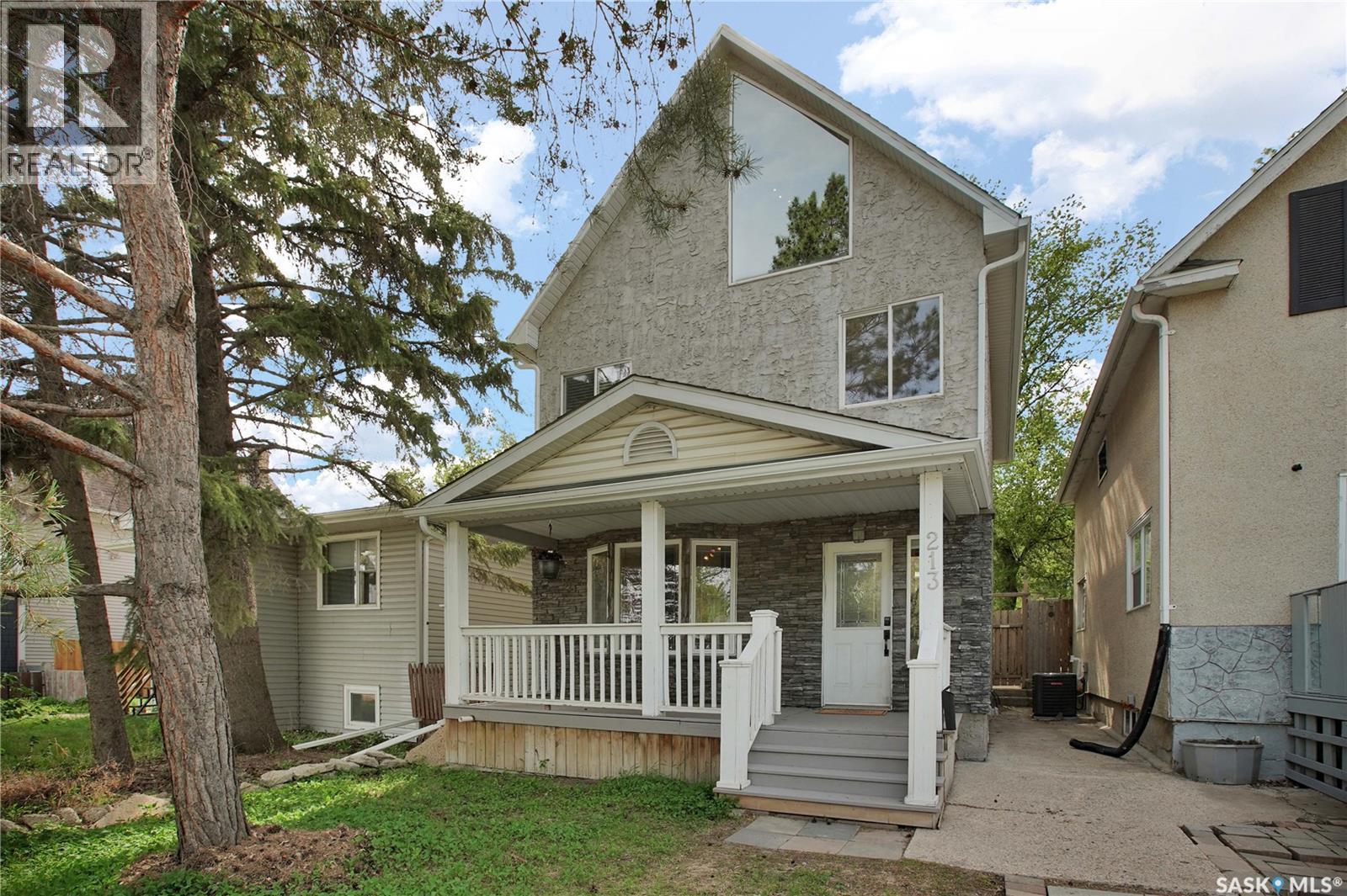 213 H Avenue N, Saskatoon, Saskatchewan S7L 2B7 - Photo 1 - SK037764