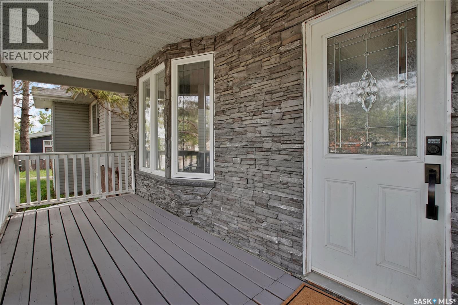 213 H Avenue N, Saskatoon, Saskatchewan S7L 2B7 - Photo 2 - SK037764