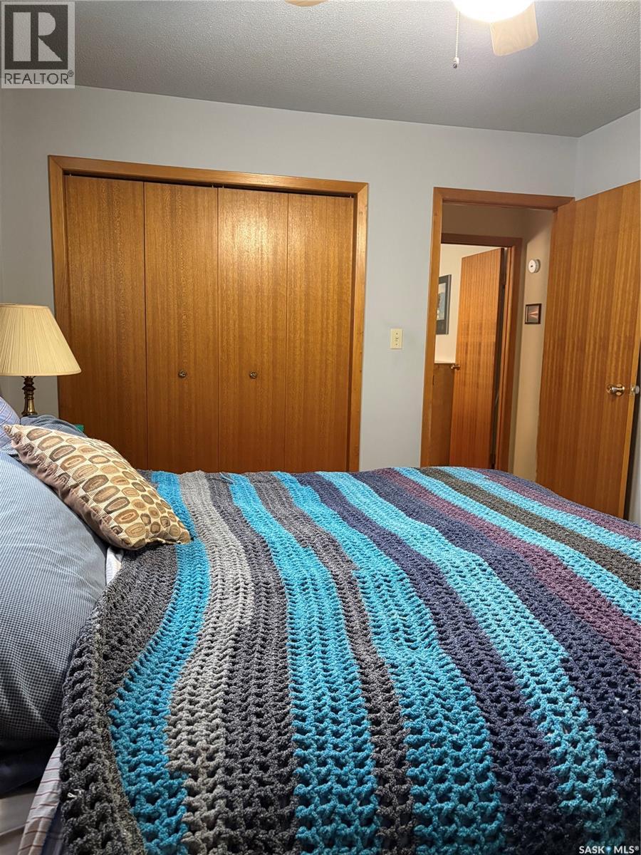 1058 Montague Street, Regina, Saskatchewan S4T 3H5 - Photo 13 - SK037572
