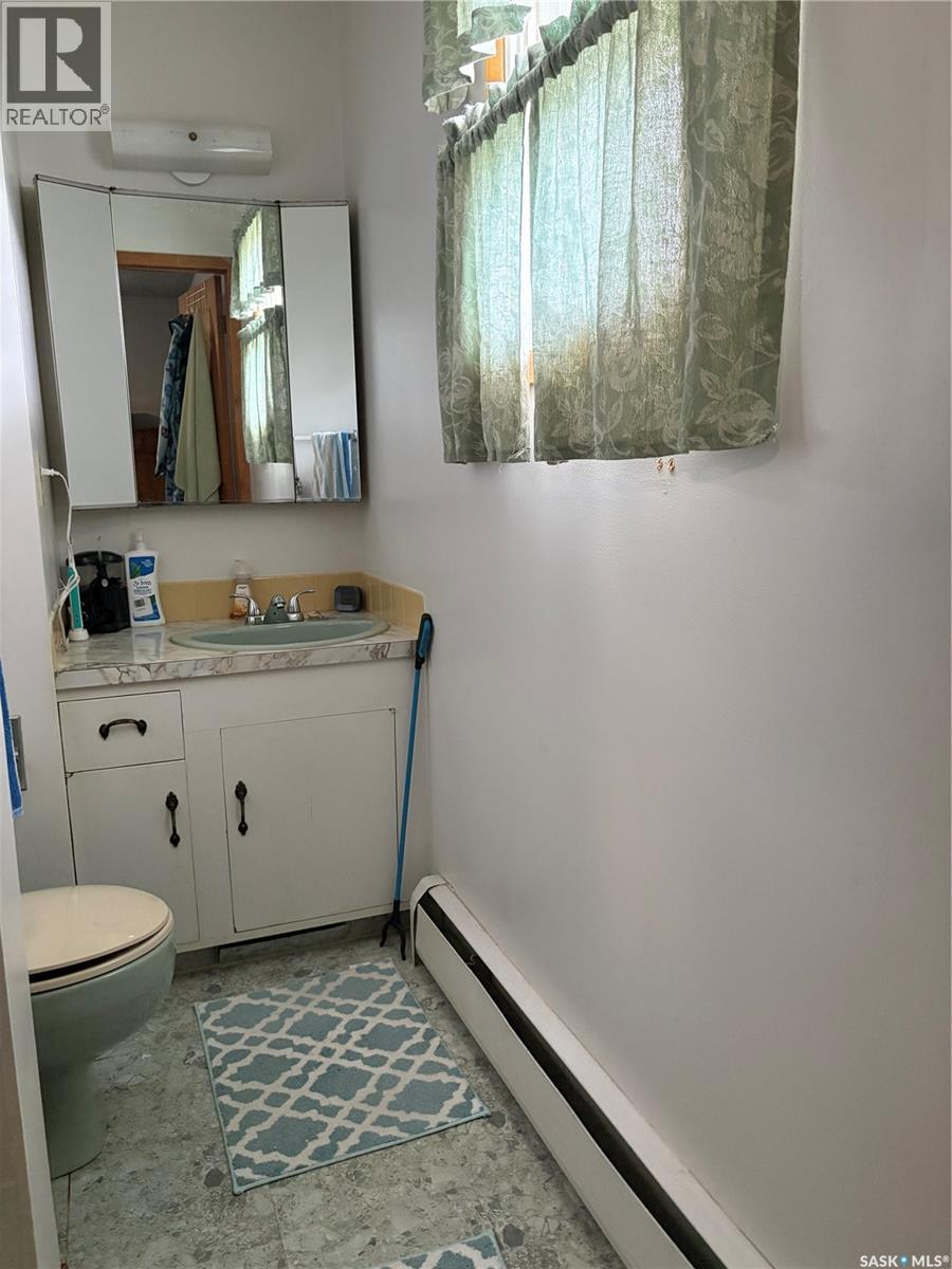 1058 Montague Street, Regina, Saskatchewan S4T 3H5 - Photo 14 - SK037572