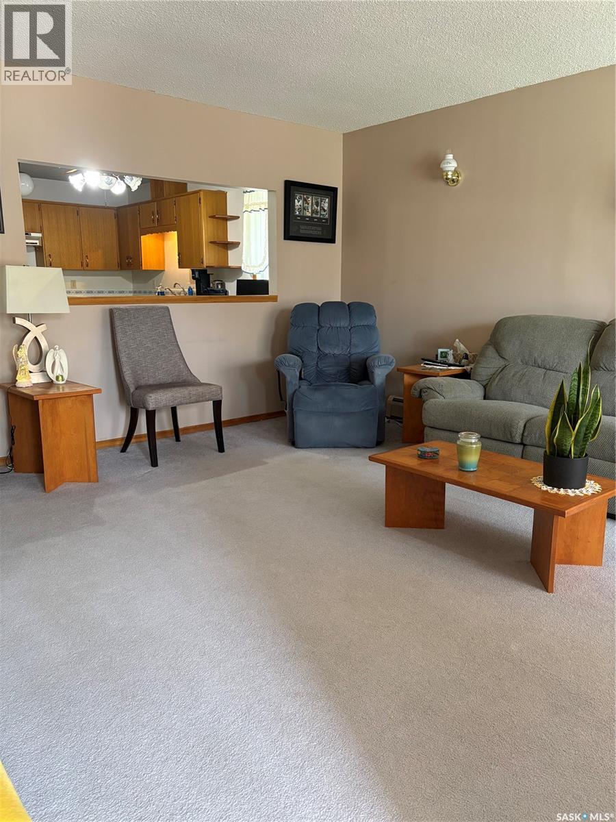 1058 Montague Street, Regina, Saskatchewan S4T 3H5 - Photo 3 - SK037572