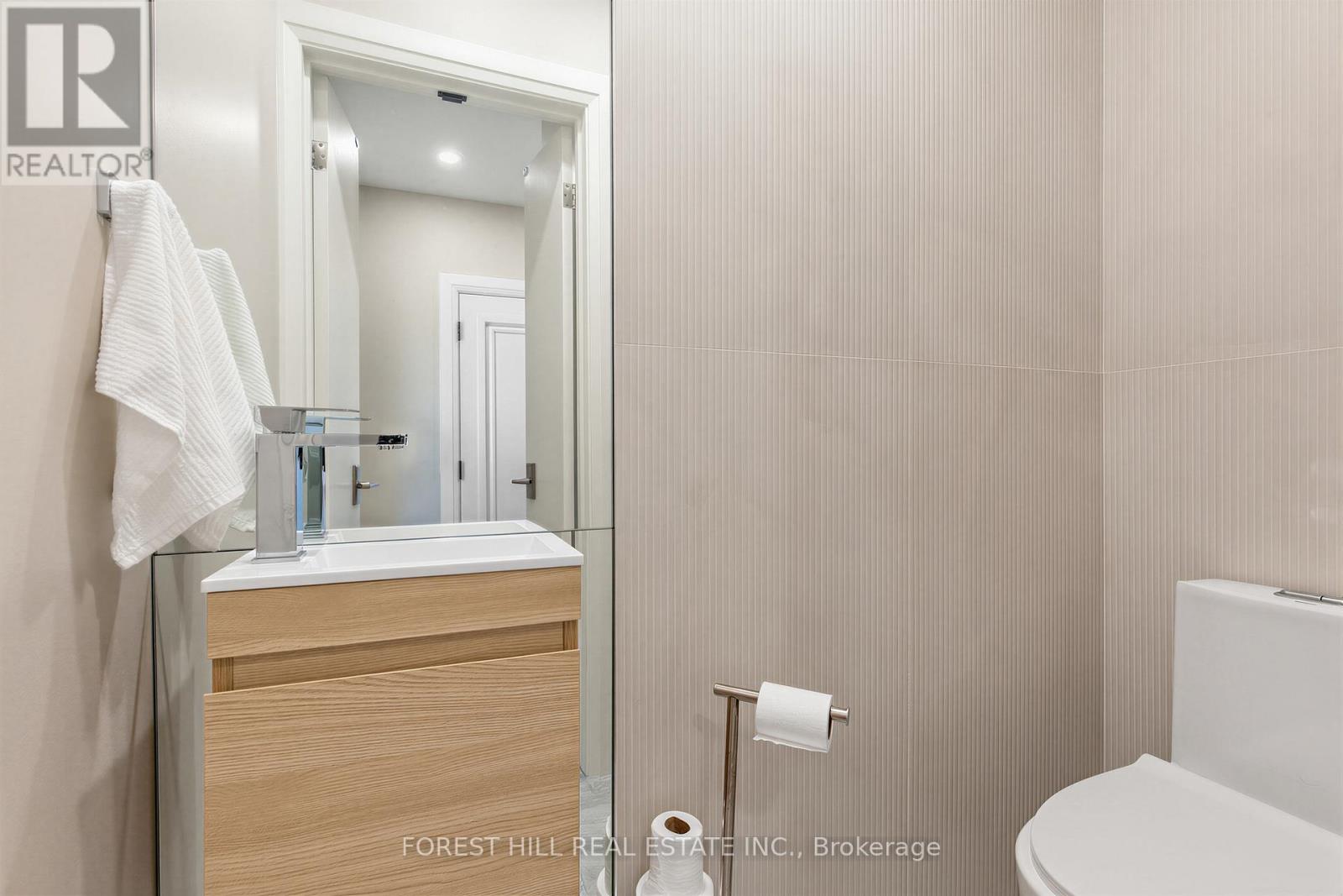 35 Park Hill Road, Toronto, Ontario  M6C 3M8 - Photo 15 - C13220578