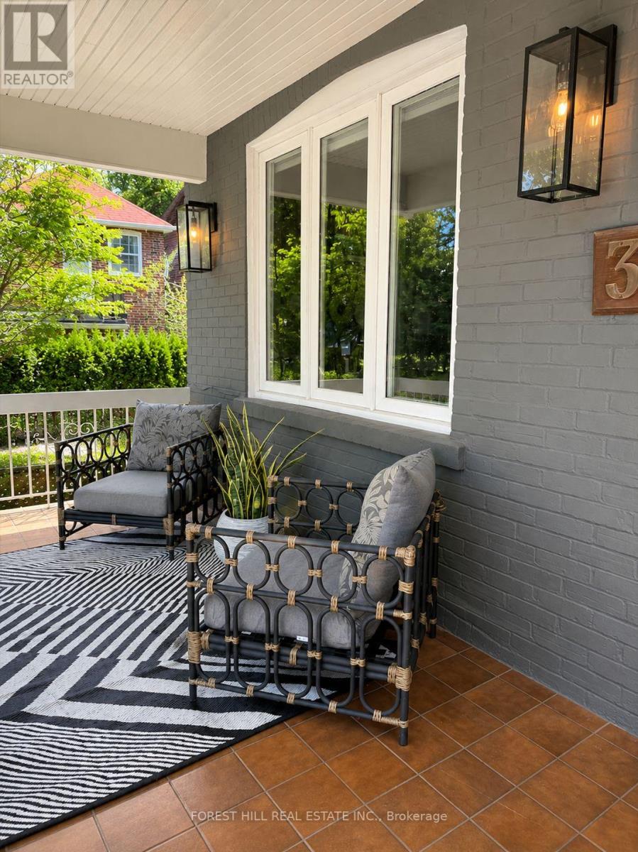 35 Park Hill Road, Toronto, Ontario  M6C 3M8 - Photo 2 - C13220578