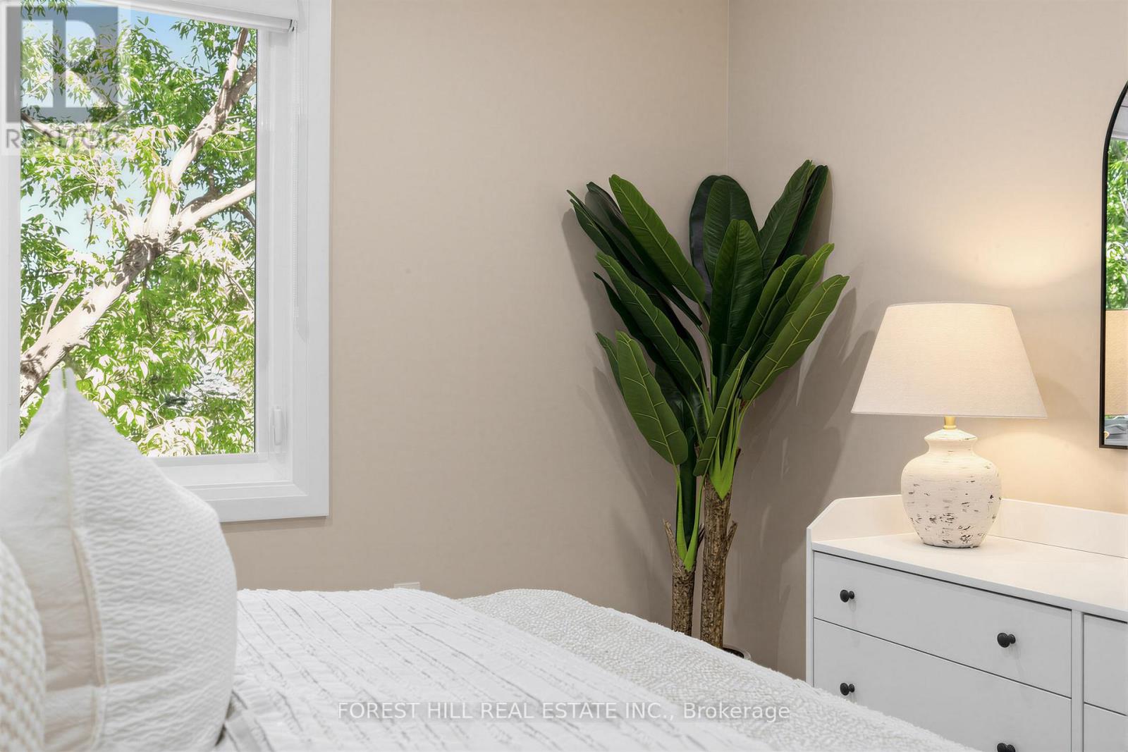 35 Park Hill Road, Toronto, Ontario  M6C 3M8 - Photo 25 - C13220578