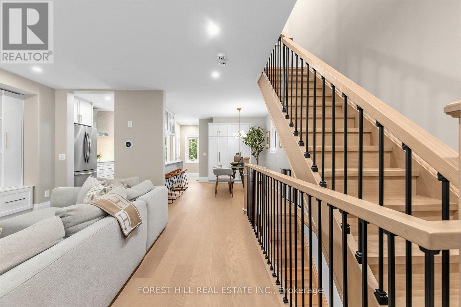 35 Park Hill Road, Toronto, Ontario  M6C 3M8 - Photo 3 - C13220578