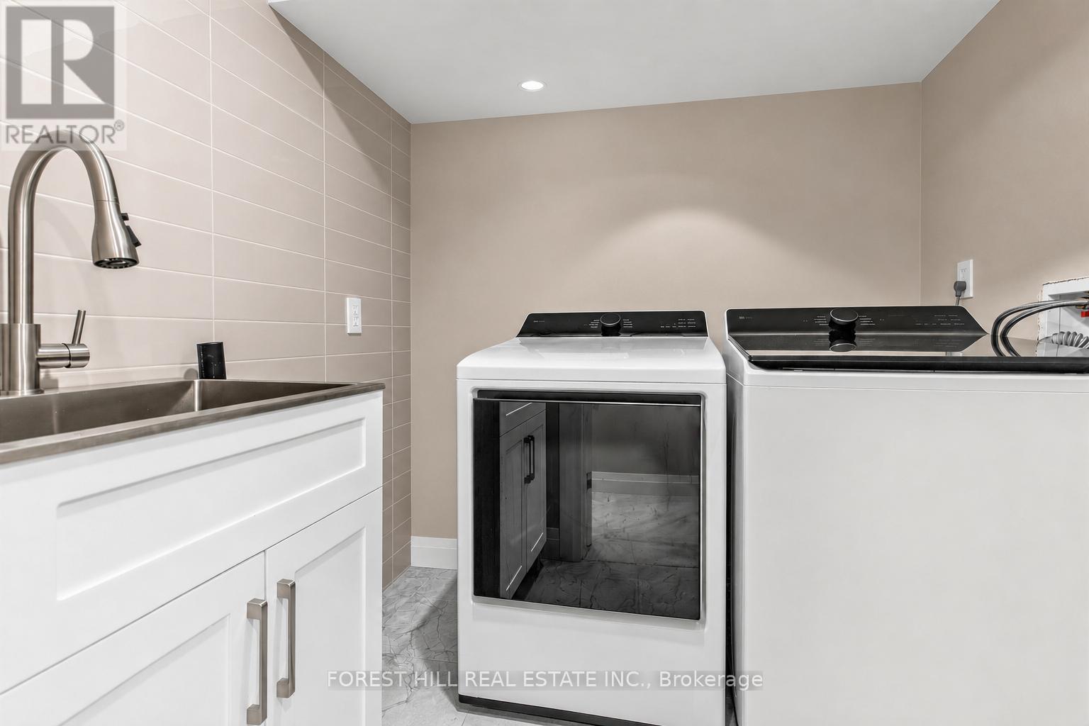 35 Park Hill Road, Toronto, Ontario  M6C 3M8 - Photo 37 - C13220578