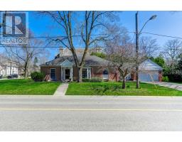 44 HIGHLAND CRESCENT, Toronto, Ontario