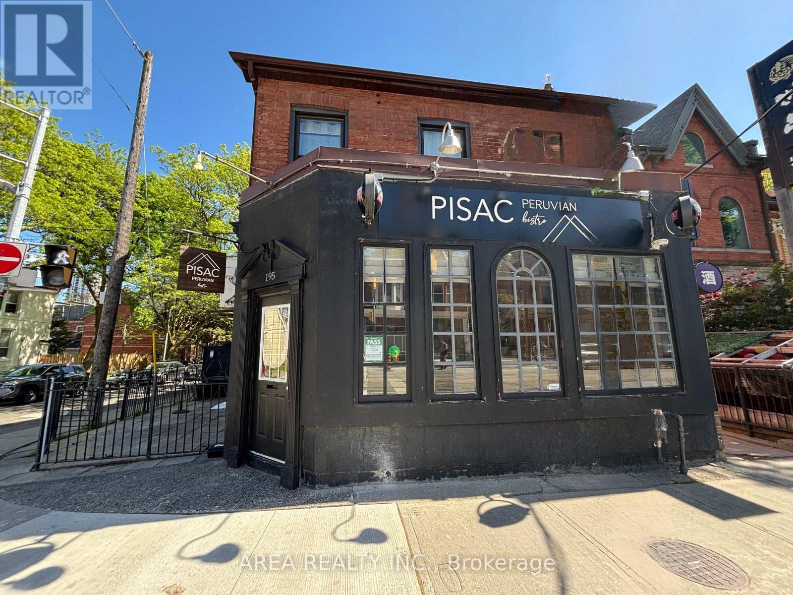 195 CARLTON STREET, Toronto, Ontario