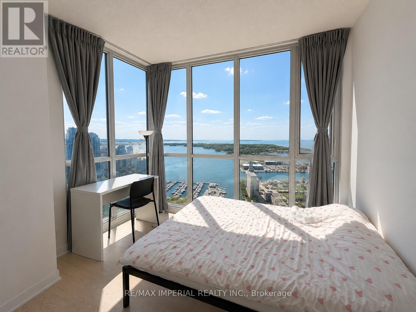 4606 - 75 Queens Wharf Road, Toronto, Ontario  M5V 0J8 - Photo 11 - C13220706