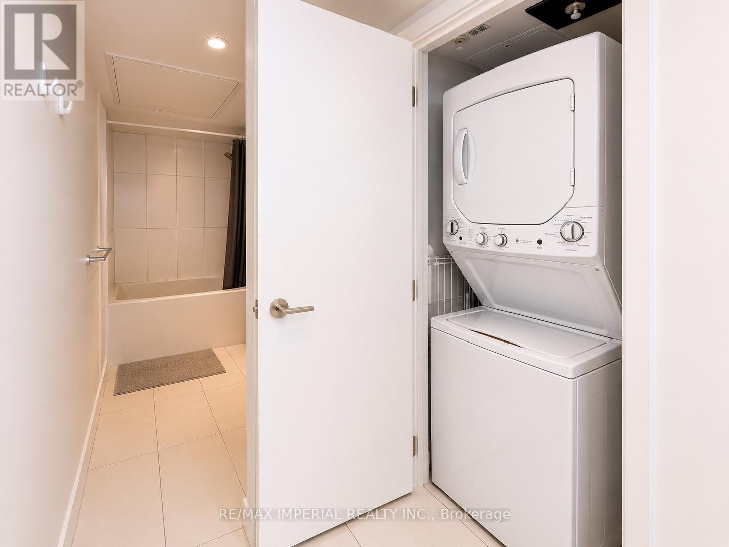 4606 - 75 Queens Wharf Road, Toronto, Ontario  M5V 0J8 - Photo 17 - C13220706