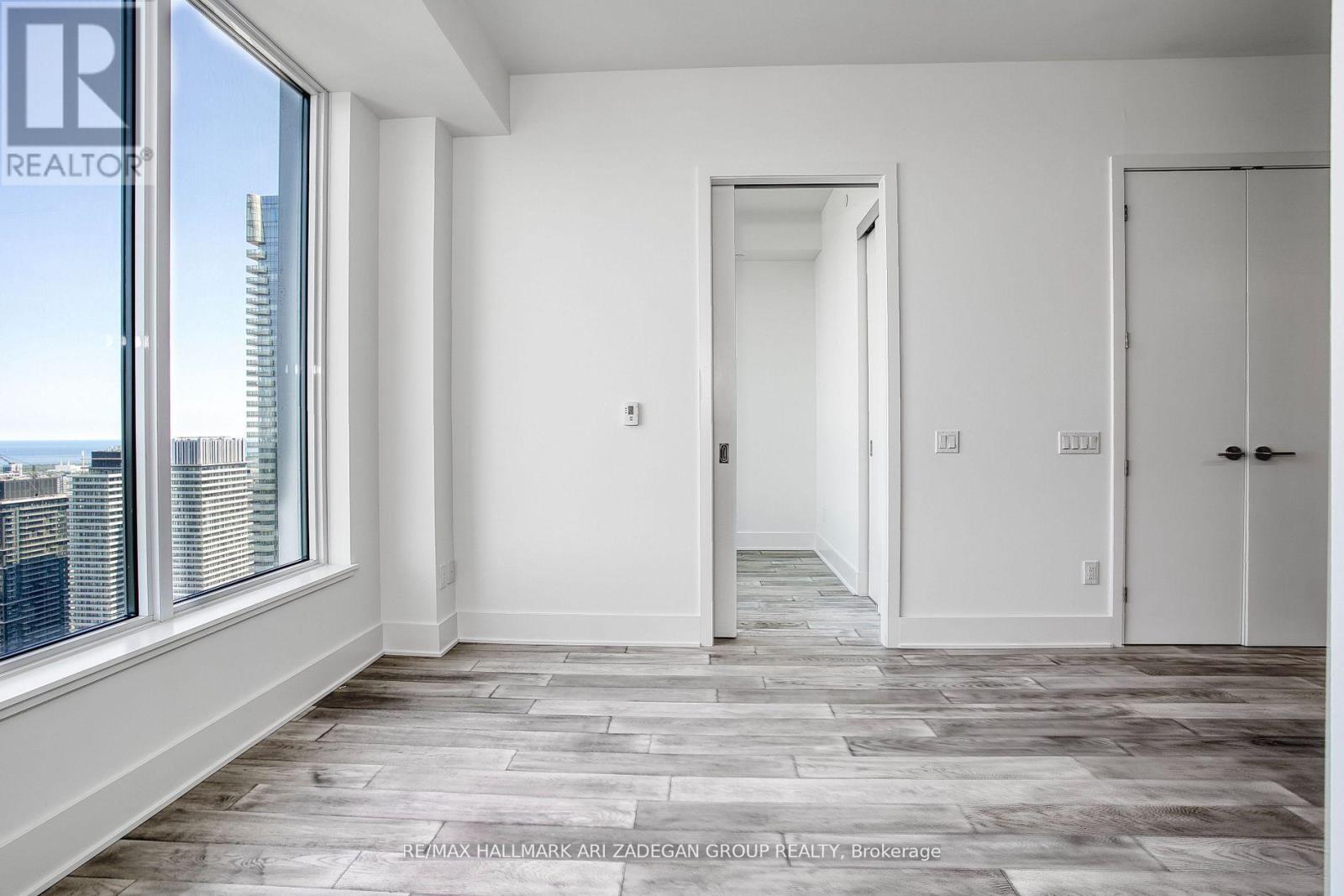 5806 - 11 Yorkville Avenue, Toronto, Ontario  M4W 1L2 - Photo 10 - C13220822
