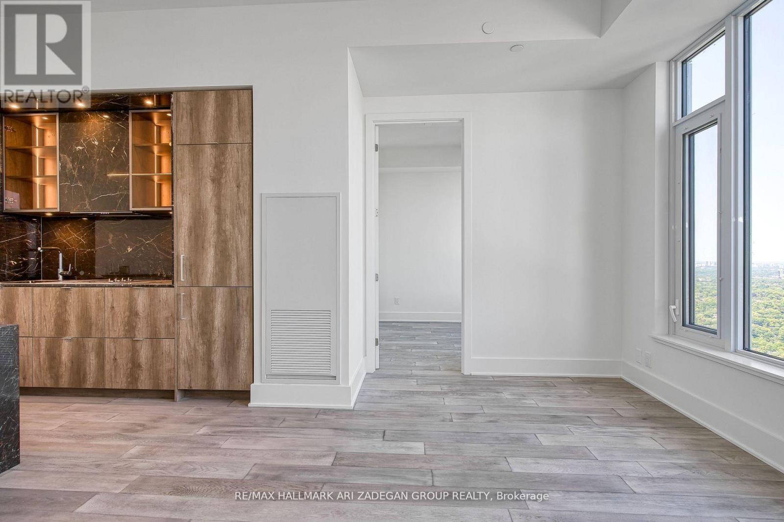 5806 - 11 Yorkville Avenue, Toronto, Ontario  M4W 1L2 - Photo 12 - C13220822