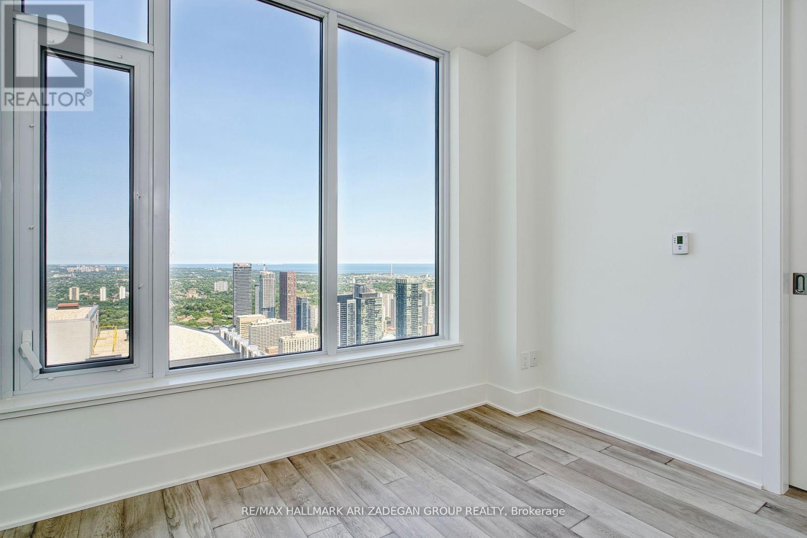 5806 - 11 Yorkville Avenue, Toronto, Ontario  M4W 1L2 - Photo 13 - C13220822